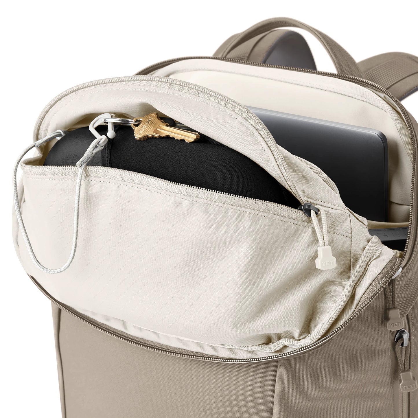 22L Carry On Backpack - US 4657